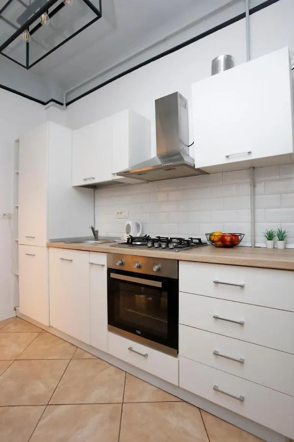 Traditional Modern 3 Bedroom Apartment In Center Bukarest Rumænien