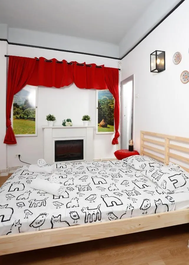 Traditional Modern 3 Bedroom Apartment In Center Bukarest